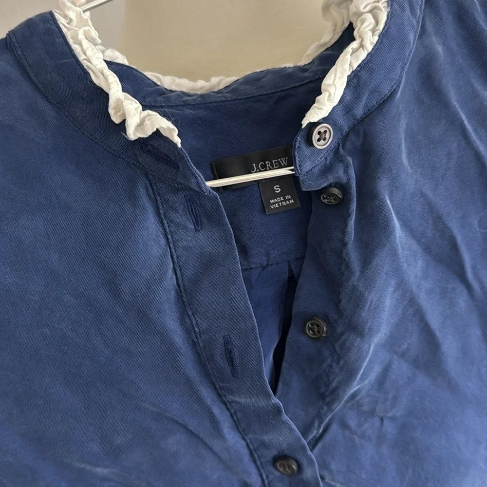 J.Crew drapey ruffle trim button up EUC